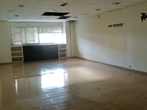 Nave industrial en calle de Loja, 7