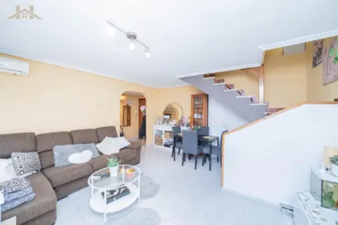 Dúplex en Área de Sevilla La Nueva