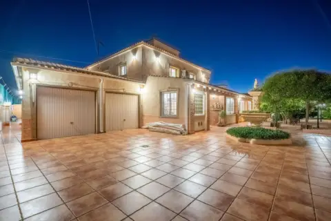 Chalet en Avenida Botticelli