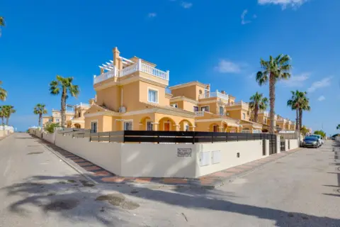 Chalet en calle Polonia