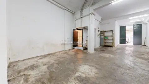 Local comercial en calle de Mariana Pineda