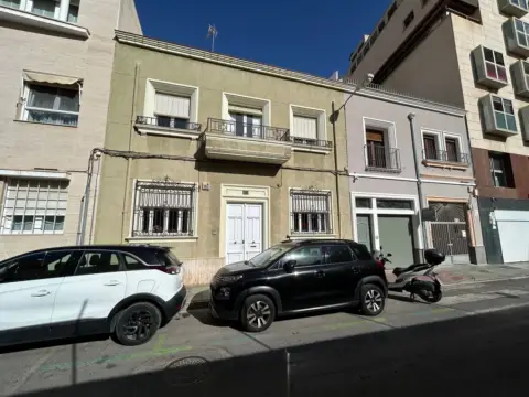 Casa adosada en calle Terriza, 49