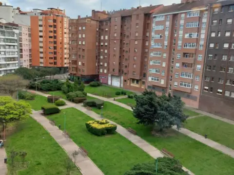 Piso en El Carbayedo - El Quirinal