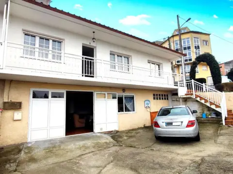 Casa pareada en calle Carral