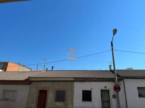 Chalet en calle de Miguel Ángel Blanco Garrido