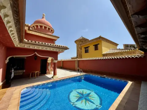 Chalet en Urbanización Haza del Algarrobo, 25
