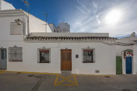 Chalet en calle Fuente del Algarrobo, 13