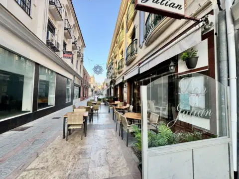 Local comercial en calle Marbella