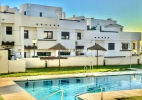 Casa adosada en Avenida Amatista