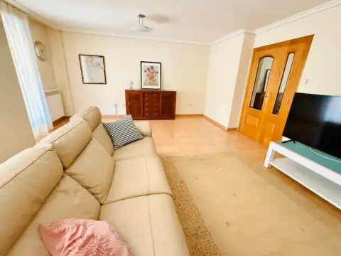 Casa adosada en calle de Cipriano Escudero