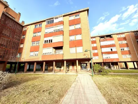 Piso en calle del Ecuador