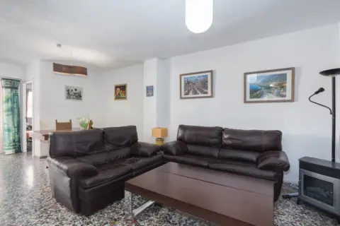 Piso en calle del Perú, 8