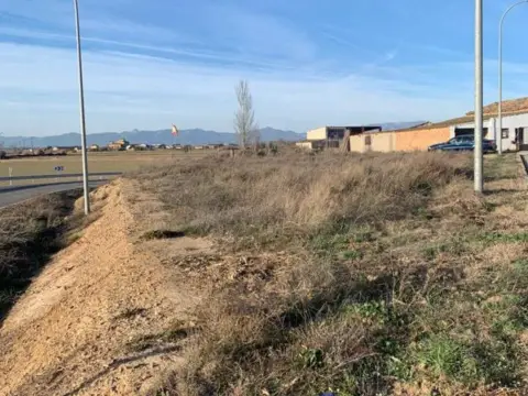 Terreno en calle Alta