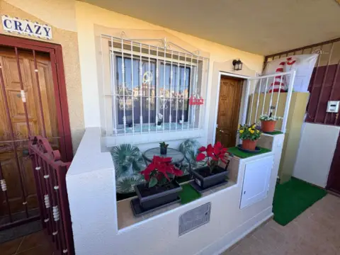 Casa adosada en calle Nicolás Bussi