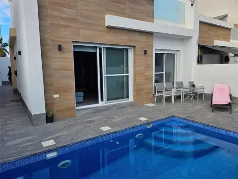 Chalet en calle de Mariano Montesinos