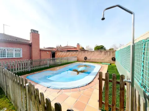 Chalet en calle Enebro