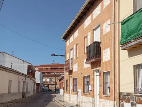 Casa adosada en calle del Pozo, 5