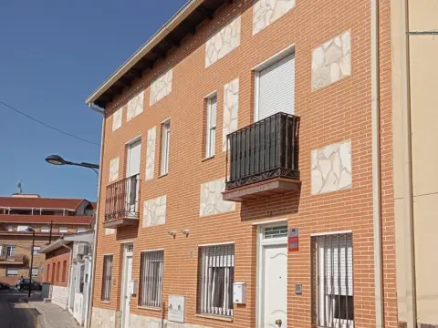 Casa adosada en calle del Pozo, 5