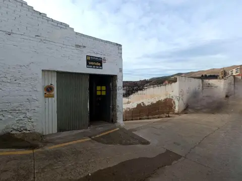 Local comercial en Camino Morós, 24