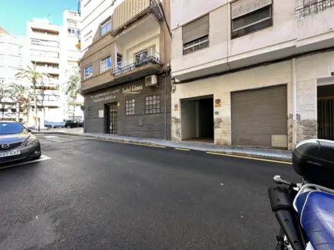 Local comercial en calle del Maestro Marqués
