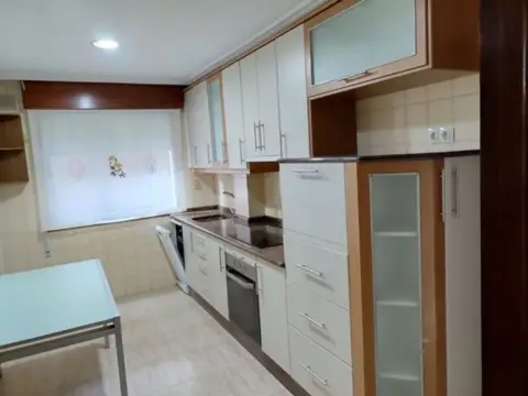 Piso en calle Ribeira de Canedo