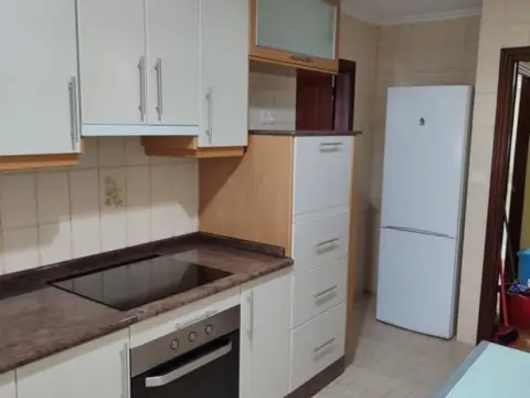 Piso en calle Ribeira de Canedo