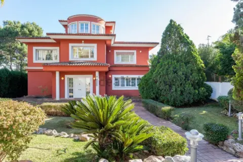 Chalet en Carrer del Campolivar