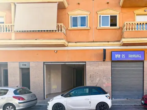 Local comercial en Carrer Mutxol