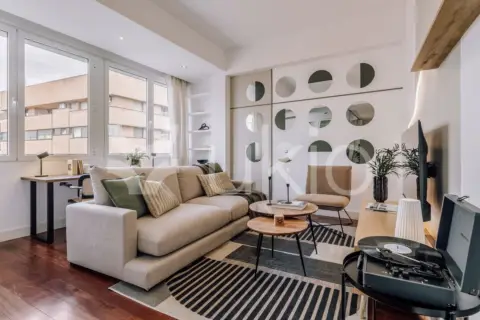 Piso en calle de Víctor Andrés Belaúnde