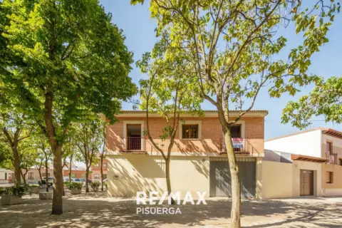 Chalet en Plaza de la Iglesia, 8