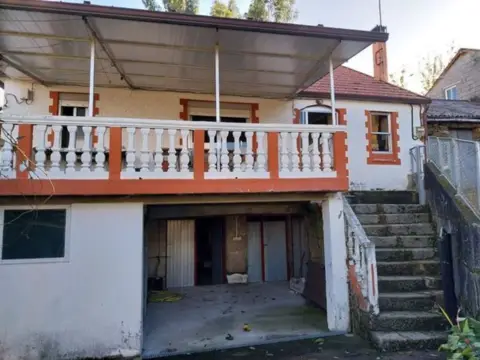 Casa rústica en calle Leiro