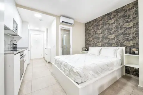 Estudio en calle Juan Rejón, 3