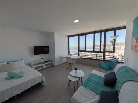 Estudio en calle Alfredo L Jones