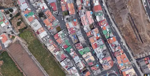 Terreno en calle Verano, 25