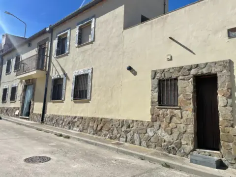 House in Carbonero El Mayor
