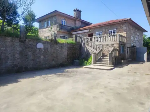 Chalet en calle Oubiña