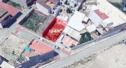 Terreno en calle Virgen Del Rocío