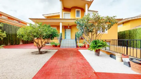 Chalet en Avenida de los Picos de Europa, 26