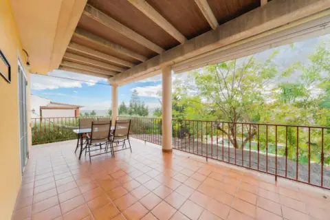 Chalet en Urbanización El Coto