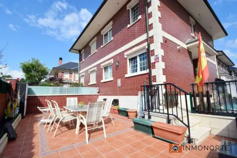 Casa pareada en calle de la República de Panamá