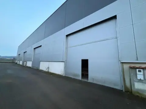 Nave industrial en calle de Alfonso Álvarez Miranda