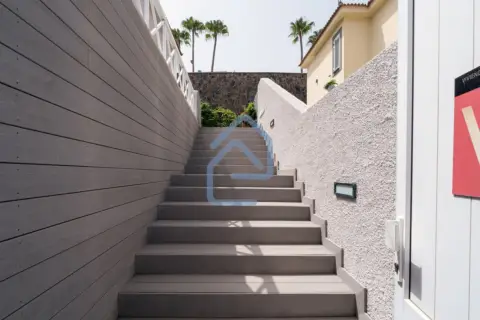 Casa adosada en calle Las Dunas