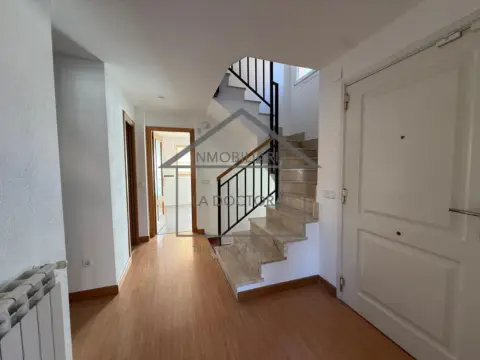 Casa pareada en calle Tomillos