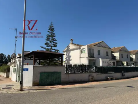 Casa pareada en calle Ponce de León