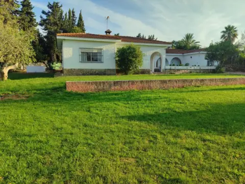 Finca rústica en Camino del Velero