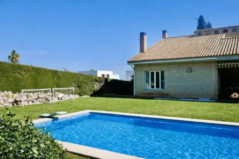 Chalet en calle de los Villares Altos