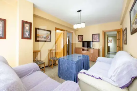 Piso en calle Ruiseñor, 9