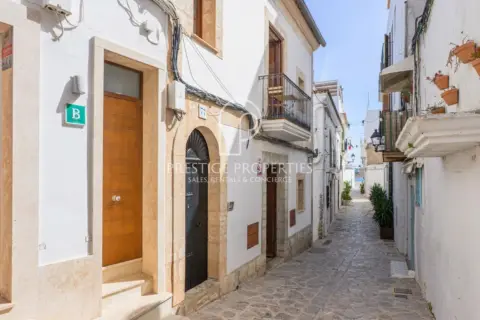 Piso en Dalt Vila-La Marina