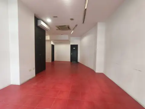 Local comercial en Avenida Juan Carlos I