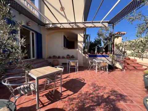 Edificio en Calabardina